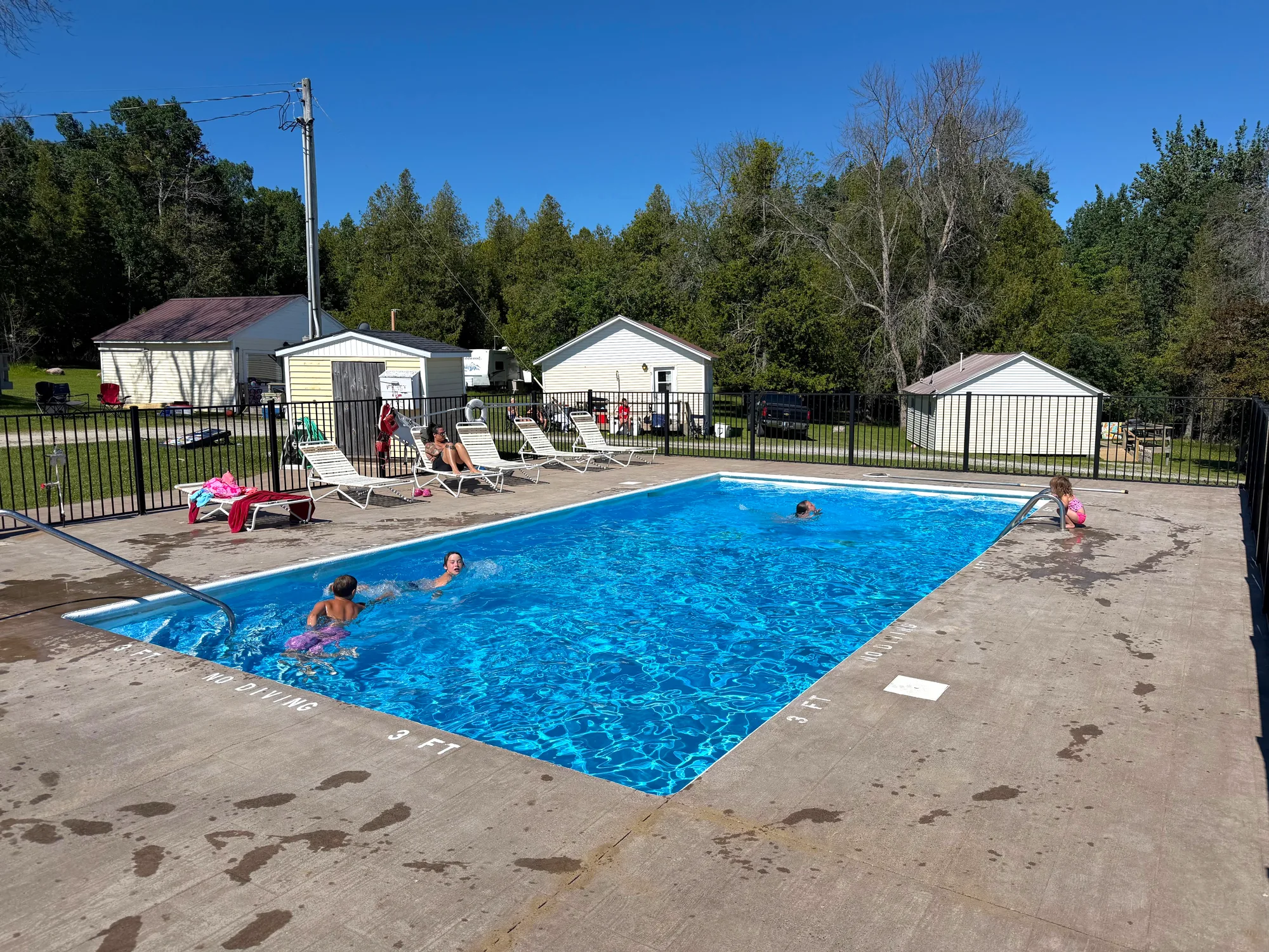 The solar-heated pool (70–80°)